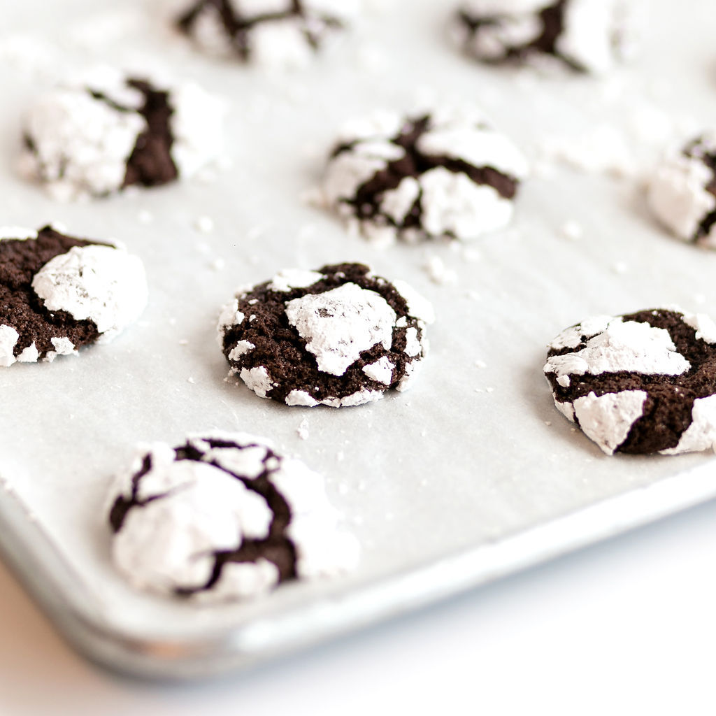 Christmas in July: Chocolate Crinkle Cookies